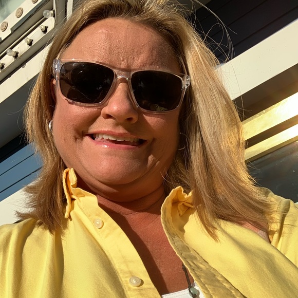 Meet your Posher, Casey - Picture 4 of 4